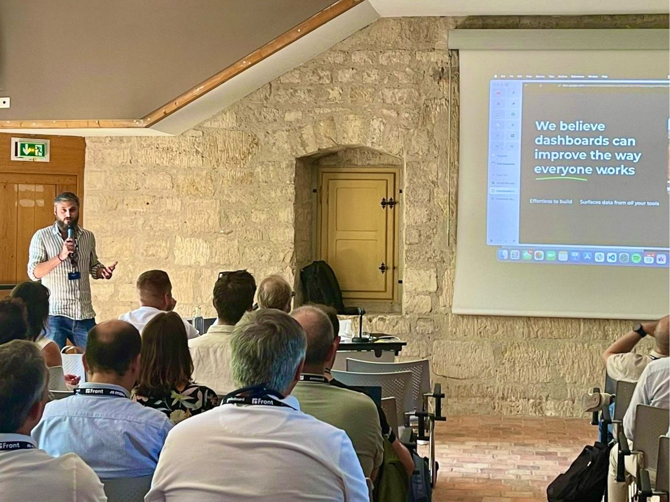 Nick Smith presenting Geckoboard at Aircall Ascend